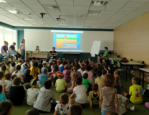 Clivet Kids Open Day: 105 niños ven la conexión con Uganda para la inauguración del pozo Clivet